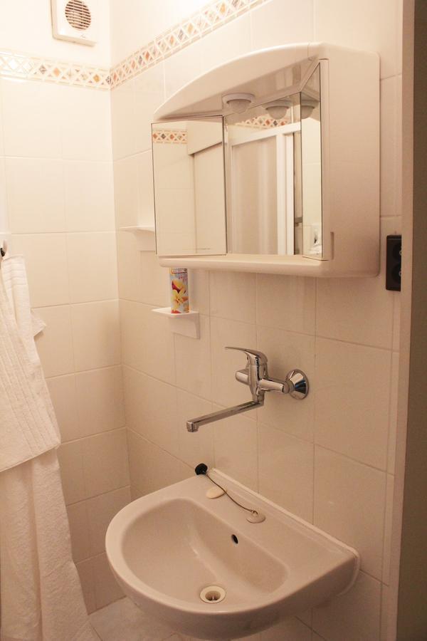 Hotel Orix Яхимов Екстериор снимка