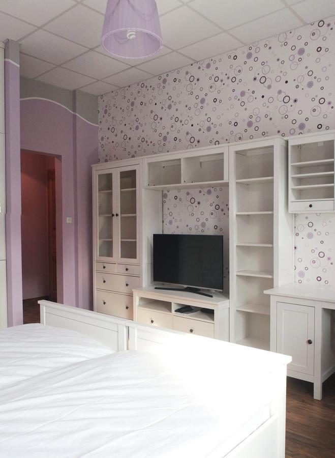 Hotel Orix Яхимов Екстериор снимка