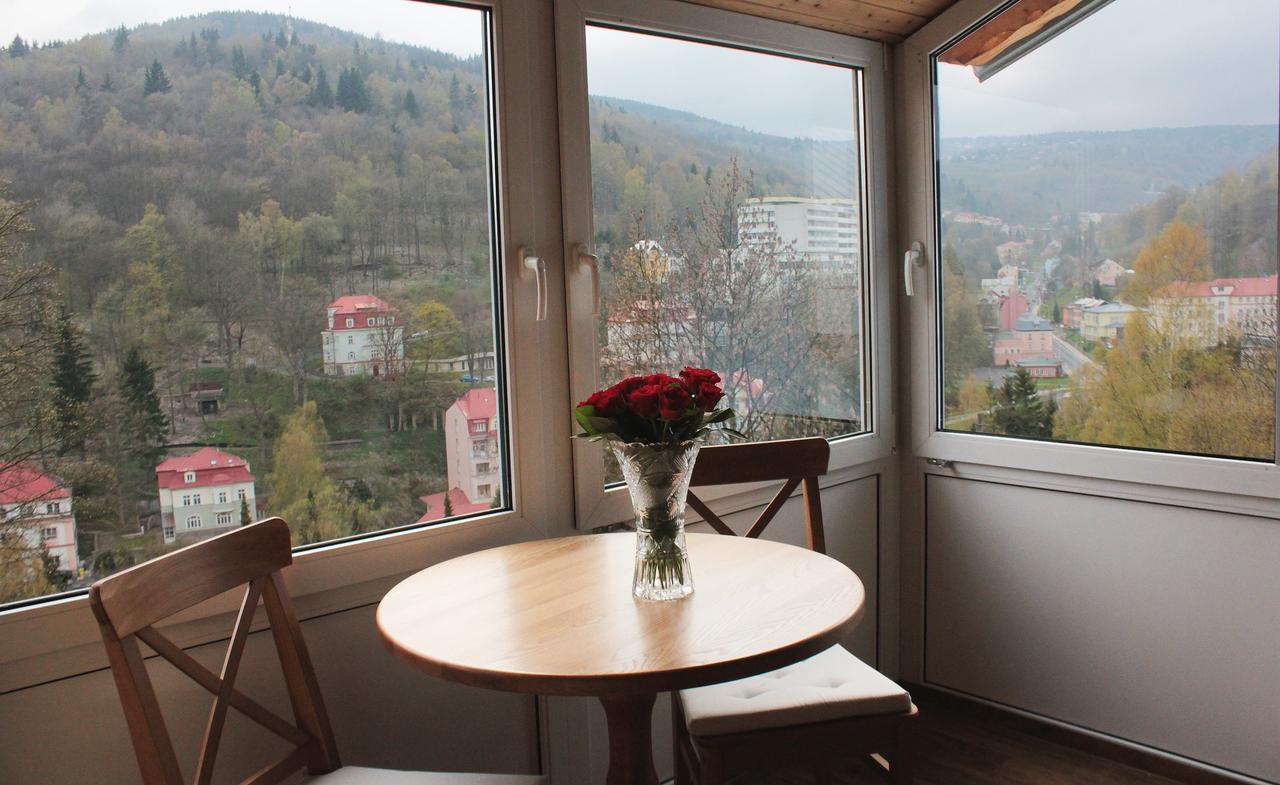 Hotel Orix Яхимов Екстериор снимка