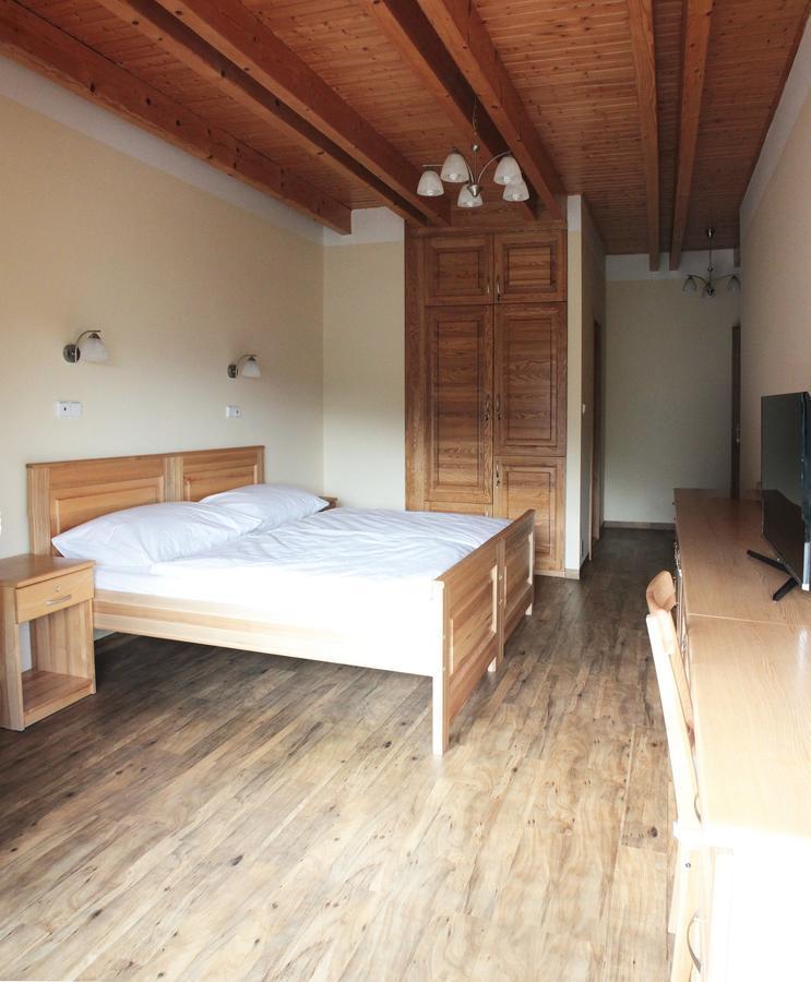 Hotel Orix Яхимов Екстериор снимка