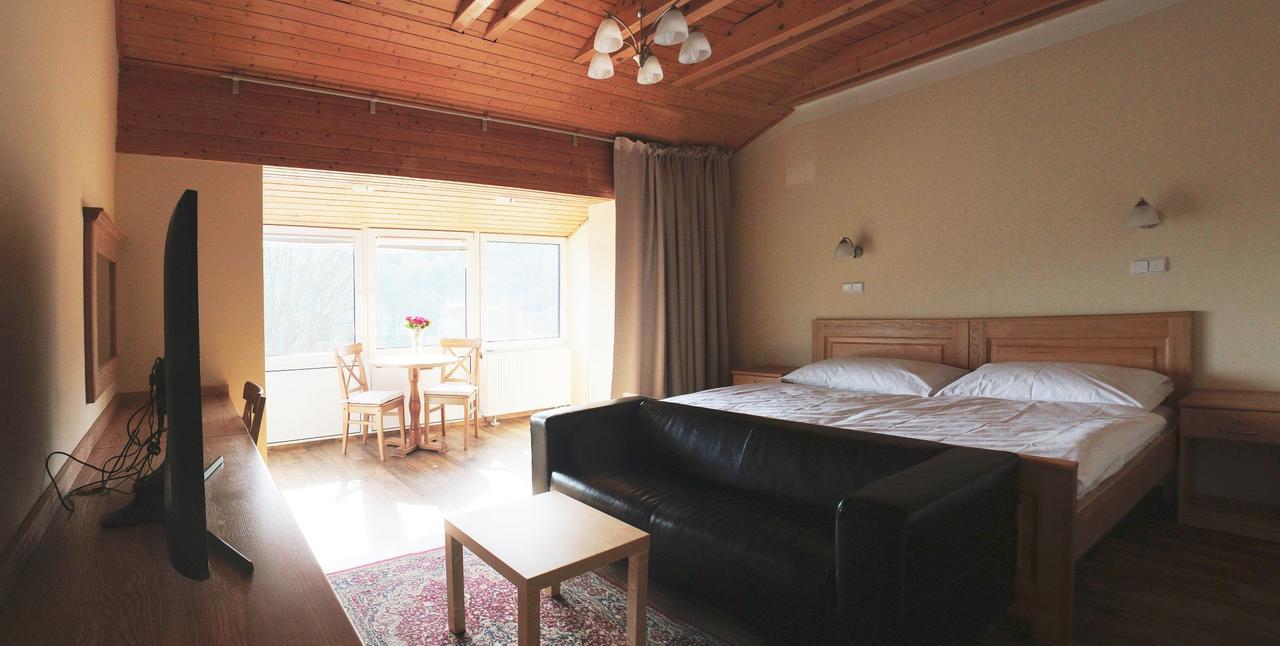 Hotel Orix Яхимов Екстериор снимка