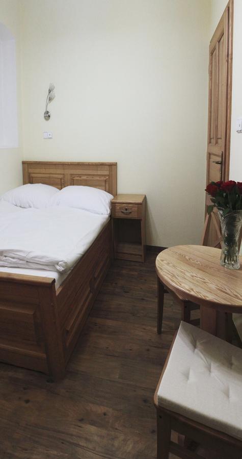 Hotel Orix Яхимов Екстериор снимка