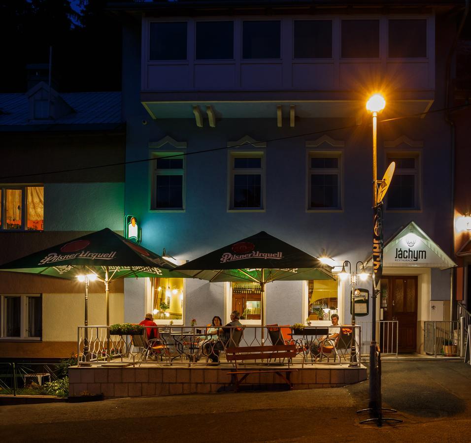 Hotel Orix Яхимов Екстериор снимка